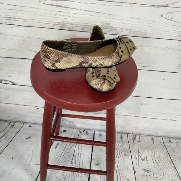 "Faded Glory" woman's flat shoes - Picture 1 of 9